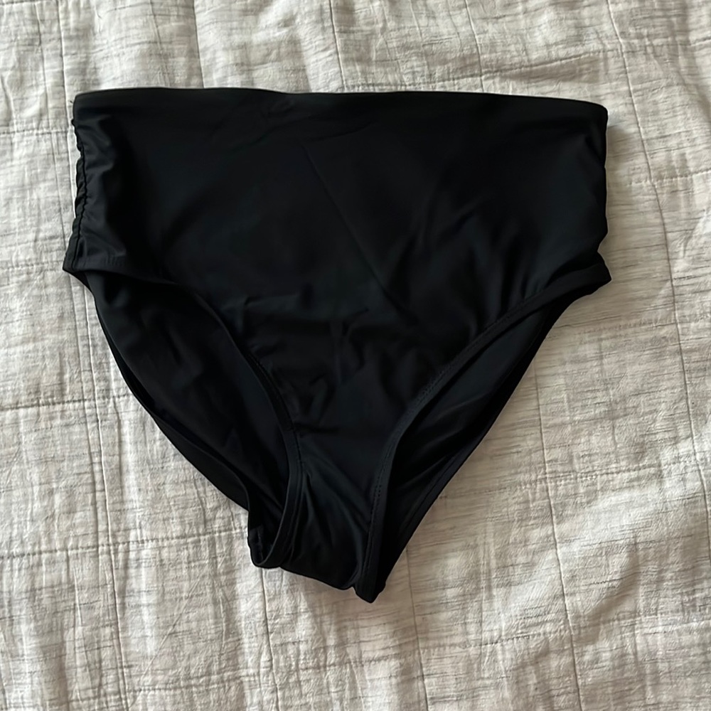 Black high rise bottom